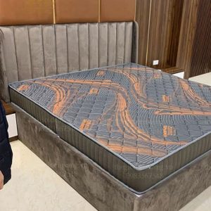 Mềm mại, ôm sát đường cong cơ thể, giảm áp lực lên vai, lưng và hông, mang lại giấc ngủ êm ái.