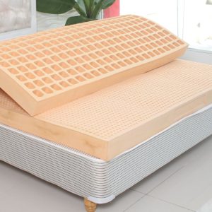 Được làm từ 100% cao su thiên nhiên, đàn hồi vượt trội, thoáng khí và nâng đỡ cột sống hiệu quả.